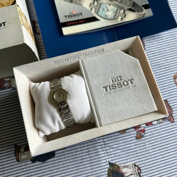 Vintage Tissot G331K New Old Stock Womens Wrist Watch - Picture 2 of 6